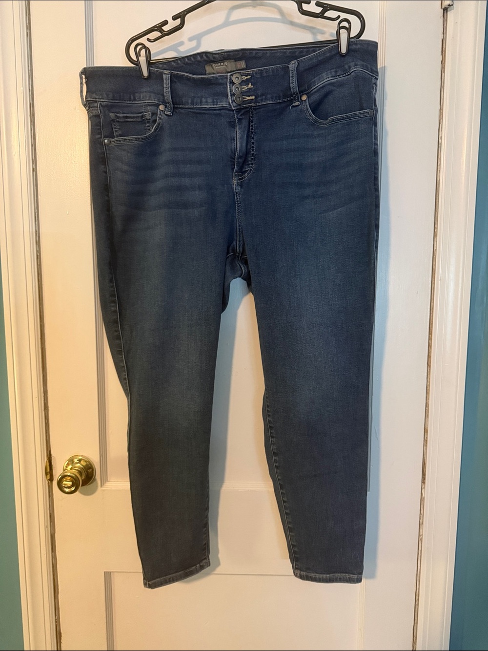 torrid Dark Indigo Cropped Jeggings size 22S